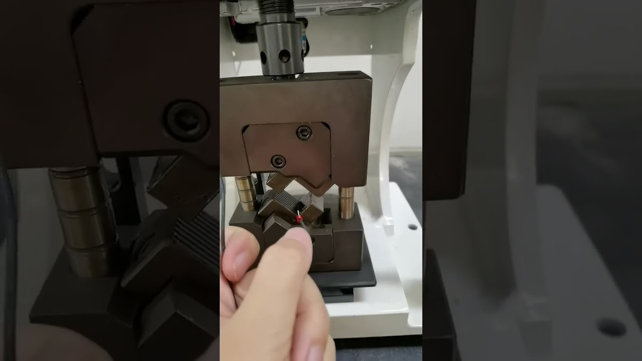 不同尺寸端子无需换模，一机搞定 #工厂 #机器 #剥线