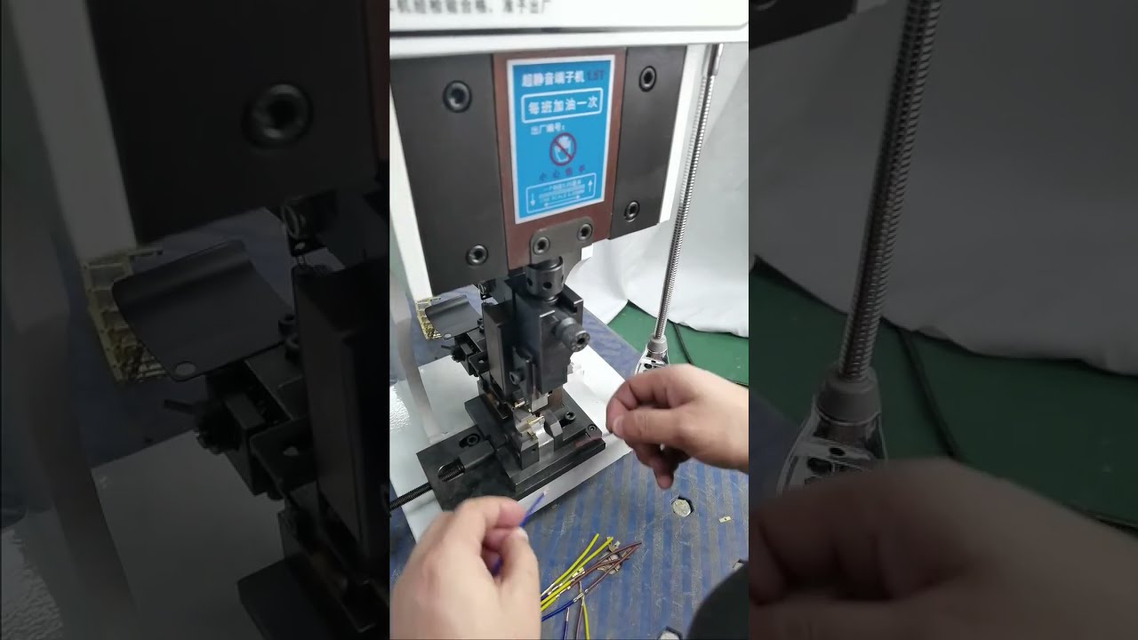 Terminal Crimping Machine with U-Shaped Butt Joint Mold - Real Shot Video