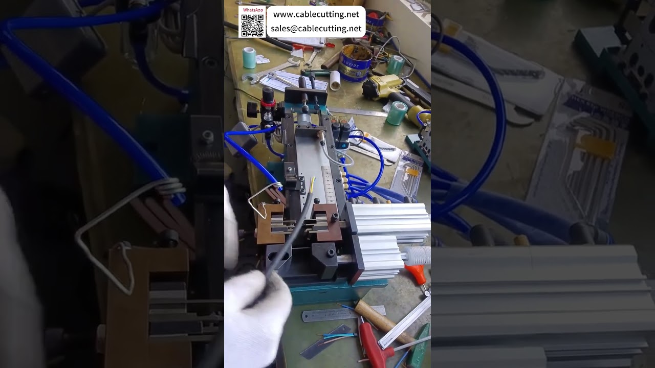 Versatile One Blade Wire Stripping Machine For Simultaneous Outer Sheath and Inner Cores - Shorts