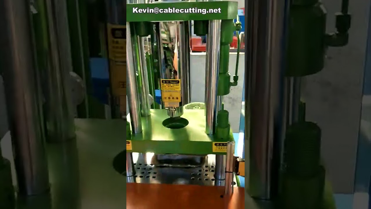 Manual Plastic Injection Molding Machine | Affordable Tabletop Molder