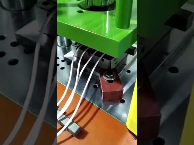 HDMI Plastic Injection Molding Machine 250-ST