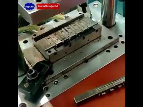 Manual Mini Injection Data Cable Making Small Pvc Injection Machine For 20gr