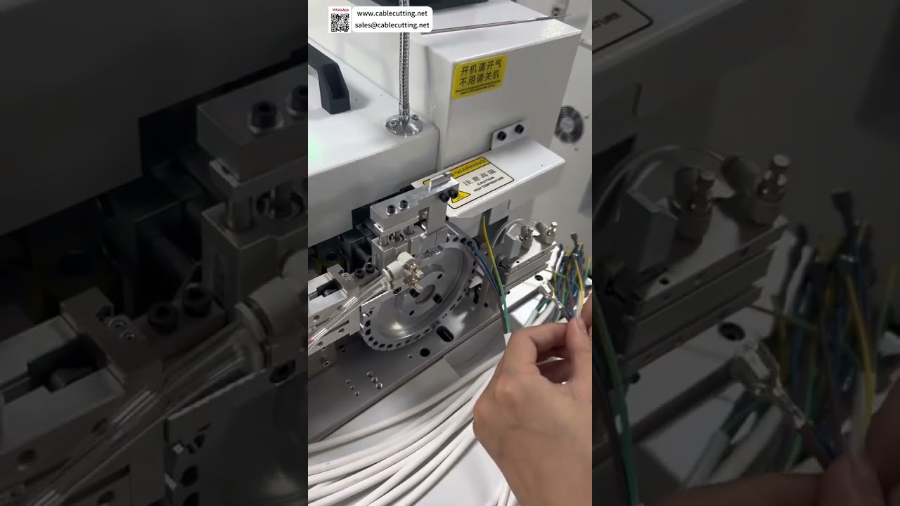 Máquina automática de inserção de tubos para processamento de revestimento e montagem de chicotes... - Shorts
