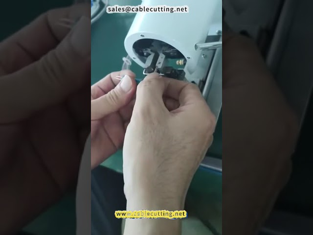 Automatic Wire Stripping and Twisting Machine for Industrial Automation