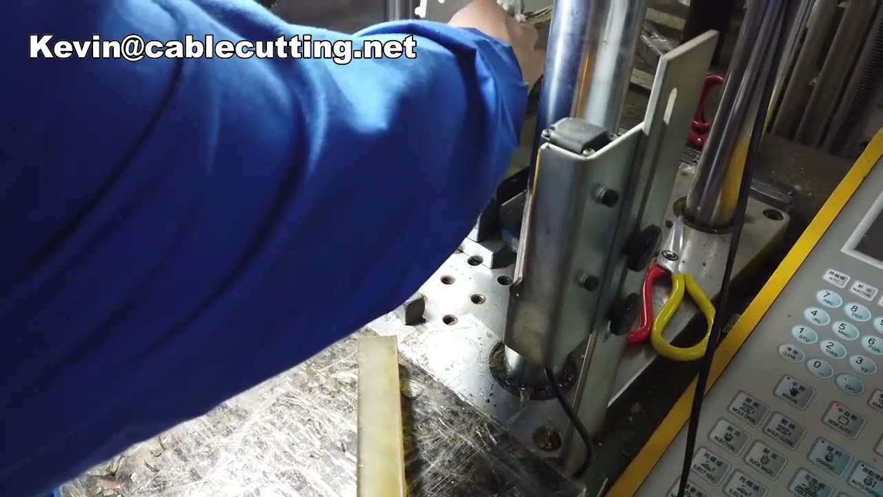 Plastic Injection Molding Machine, Plug Making Machine, Industrial Automation
