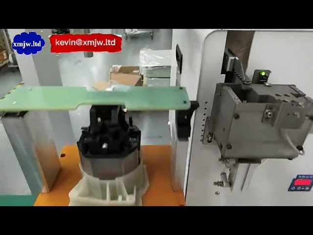 Fully Automatic 3-Axis Robot Auto Feeding Screwdriver Machine With Two Working Tables
