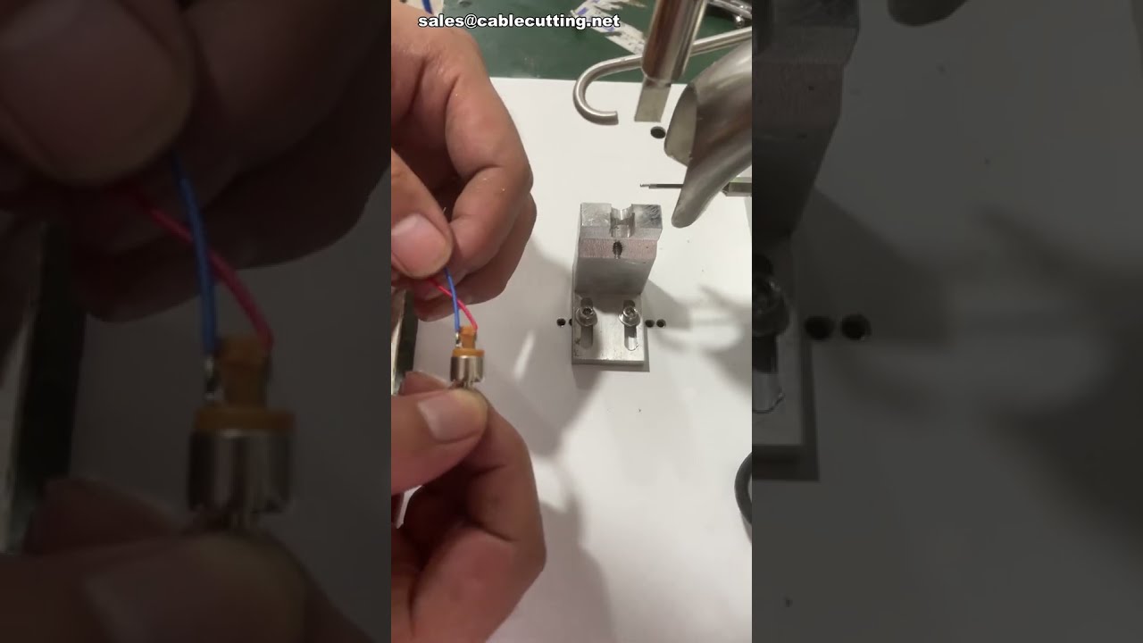 オーディオコネクタ半田付け自動機｜工場の生産性を向上