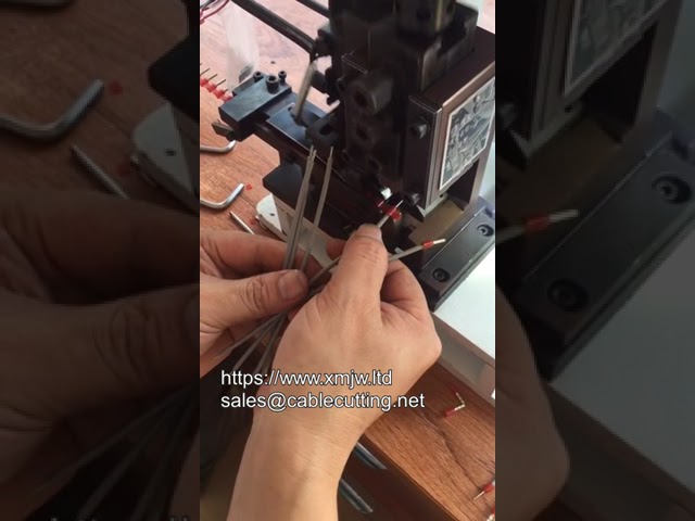 Free Samples Insulated Ferrules Single Wire Red DIN End Sleeve On Reel 100mm 28mm Pin Length