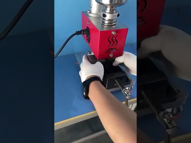 Newest Mini 20G Manual Injection Molding Machine   Desktop Vertical Plastic Extruder